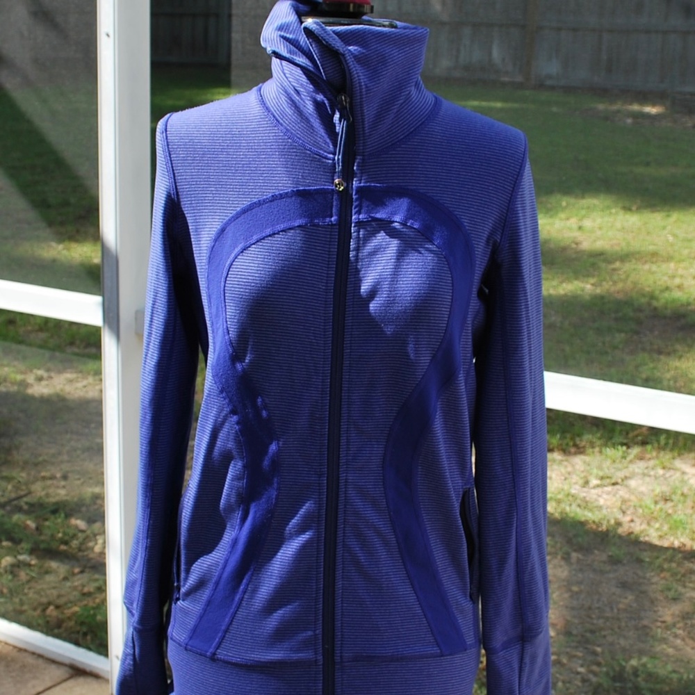 Lululemon Purple Scuba Front Zip Sweatshirt Purple stripe Size 4 Small EUC